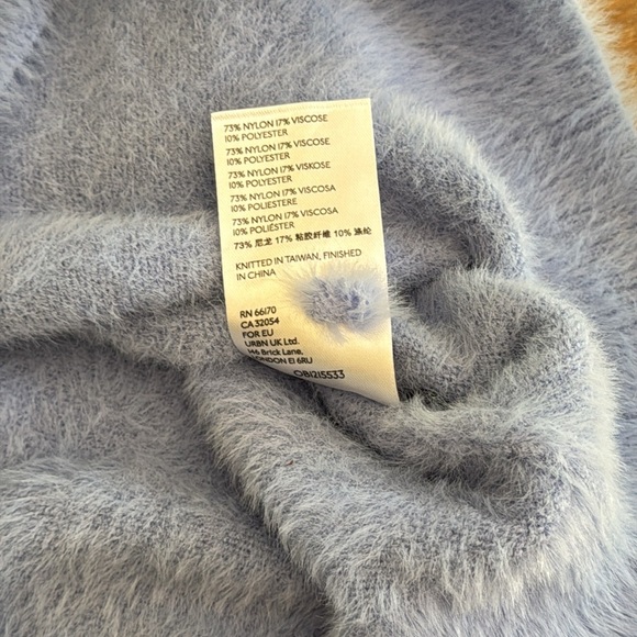 Maeve | Women's Sweater | Short Sleeve | Size L | Periwinkle | Furry Casual - Picture 3 of 4